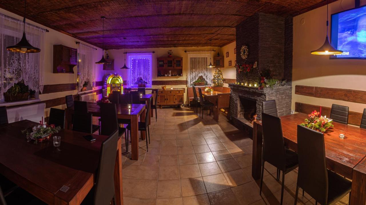 Restaurace Penzion Triola Kořenov Esterno foto