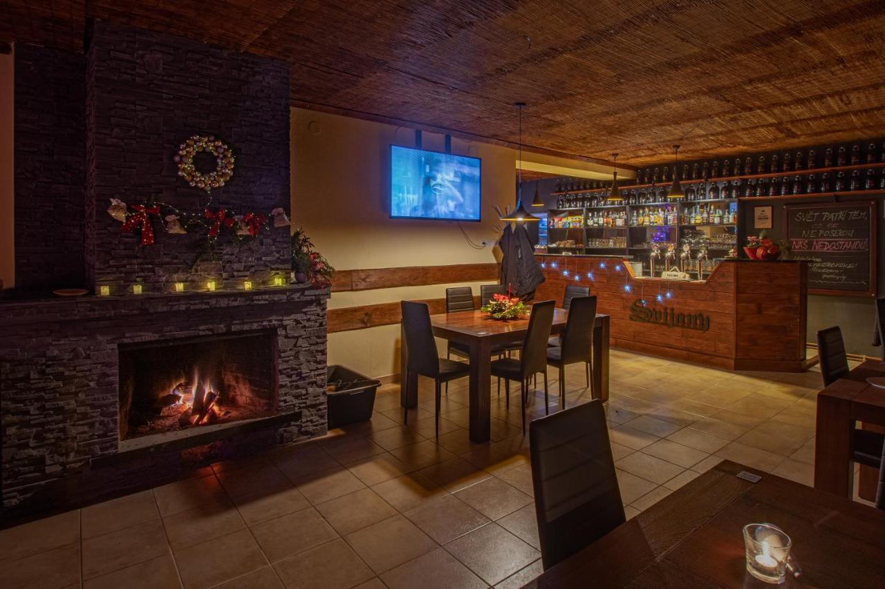 Restaurace Penzion Triola Kořenov Esterno foto