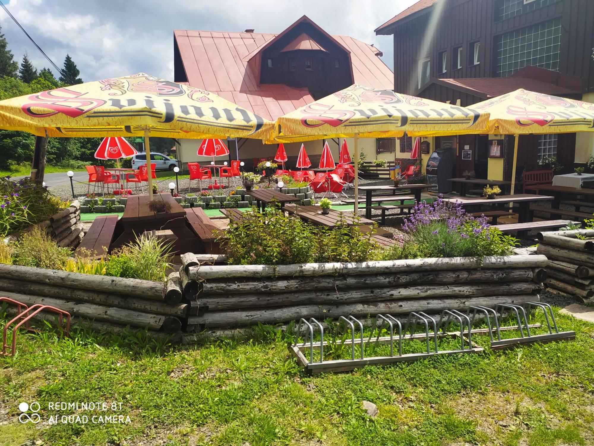 Restaurace Penzion Triola Kořenov Esterno foto